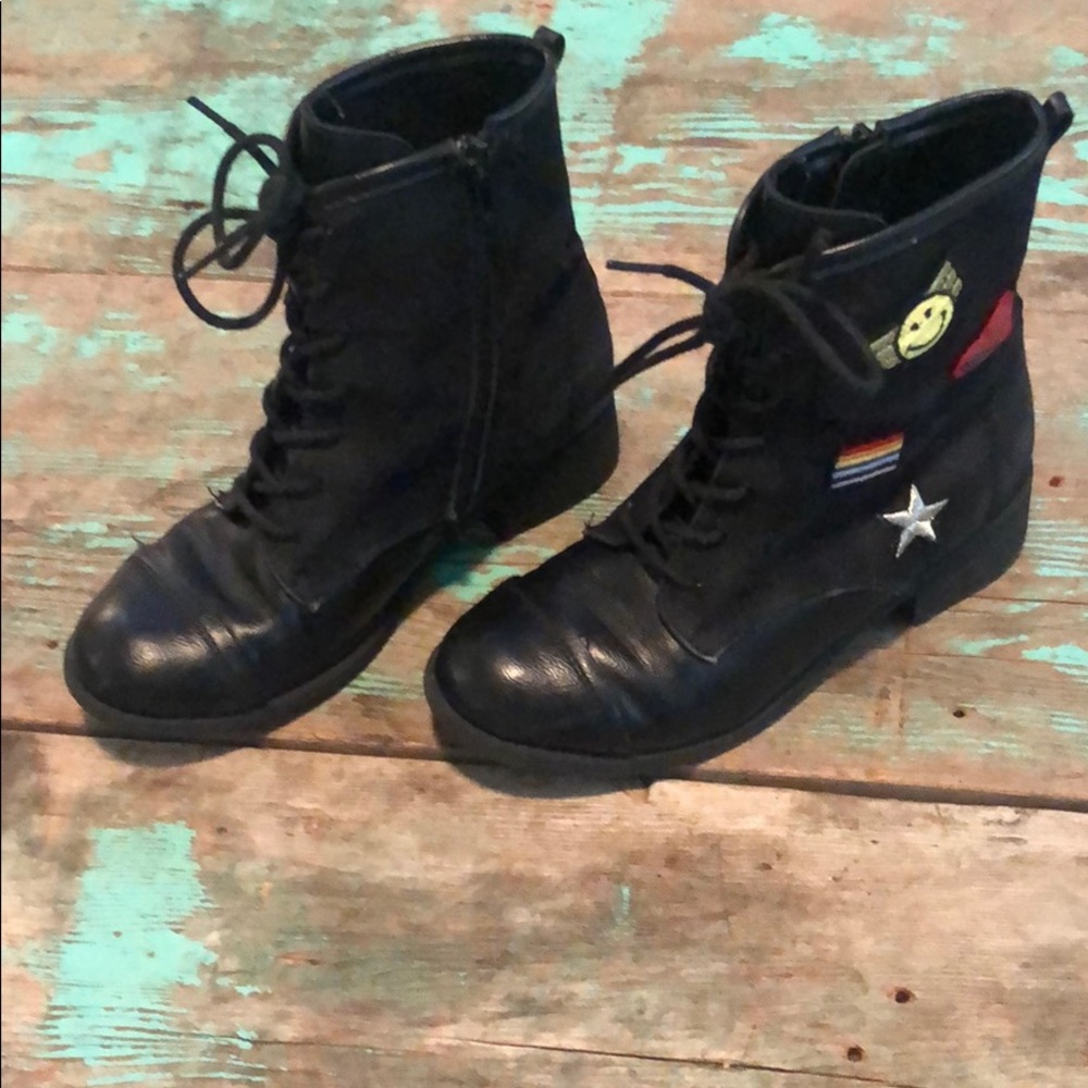 Girls boots